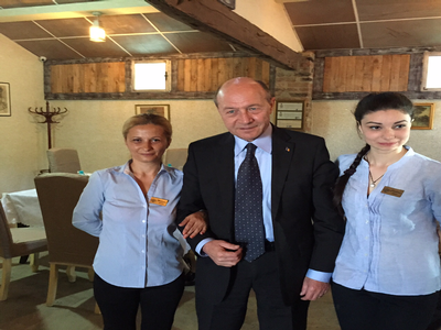 basescu la la BUTOAIE