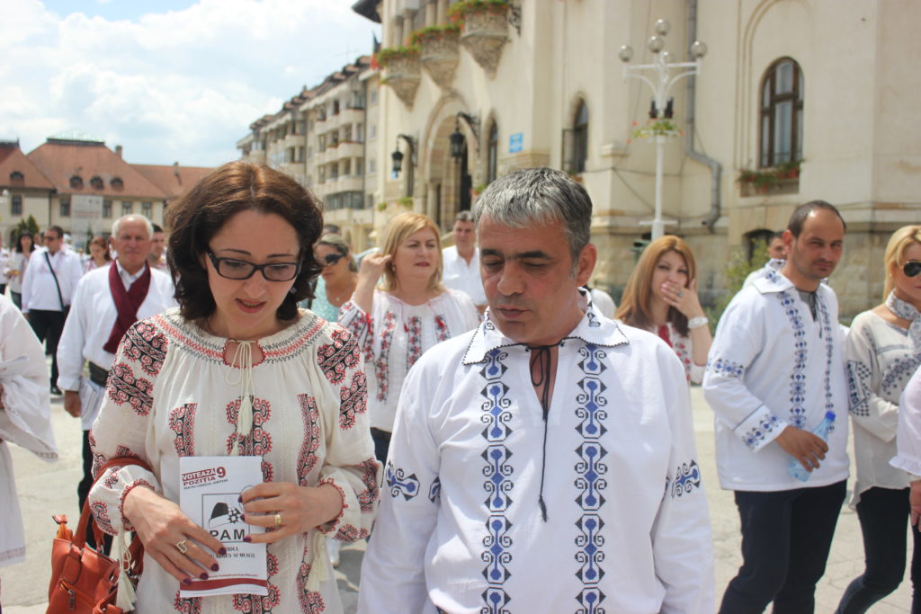 calinesti 3 strie populare, pam (4)