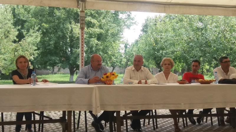 dan manu, sarbatorile argesului, filofteia pally si manzana