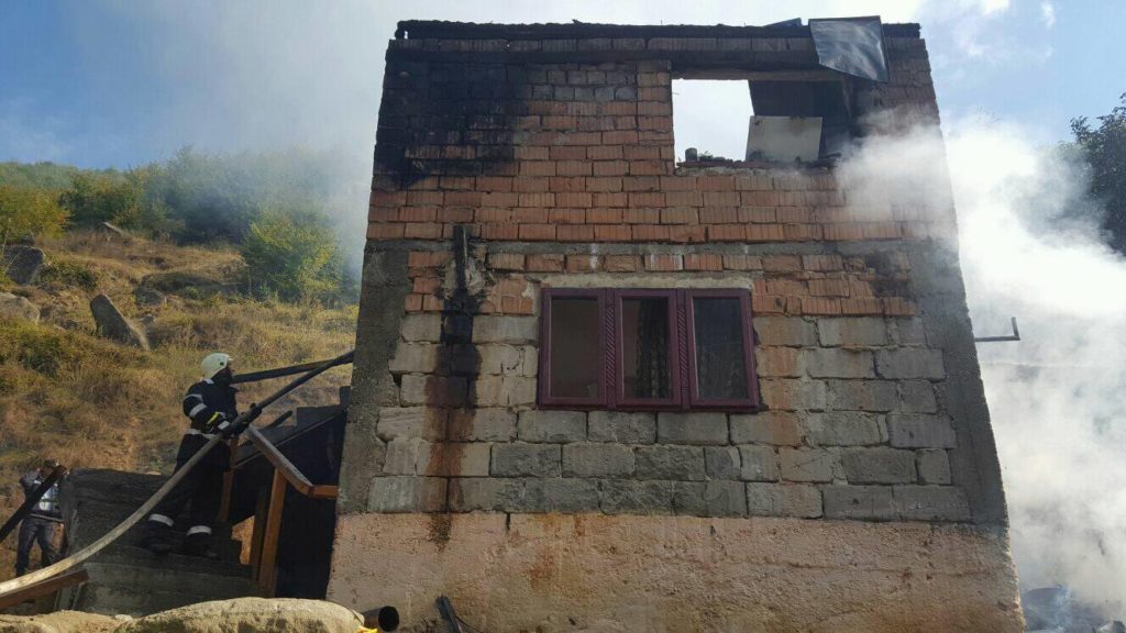 incendiu-casa-cetateni3