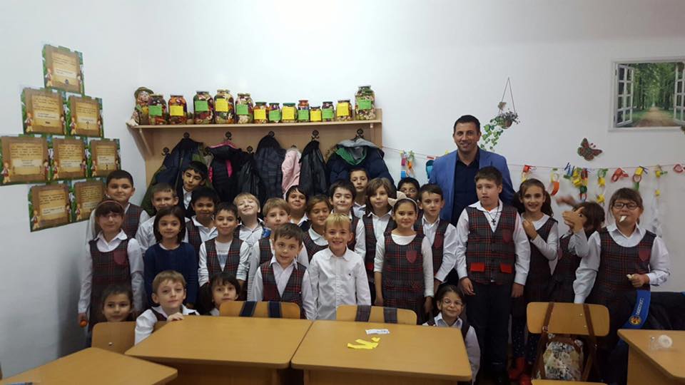 nicolae-georgescu-si-elevi2