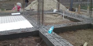 INEDIT in Arges! Zeci de localnici isi ridica singuri dispensarul din comuna! Fara sa fie platiti