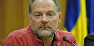 “Survivorman” a dat detalii ULUITOARE la Pitesti! Ce poate face pentru a supravietui in munti! FOTO