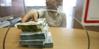Argesenii au castigat in “lupta” cu bancile! Daca te consideri inselat, procedeaza si tu ASA si vei primi banii inapoi