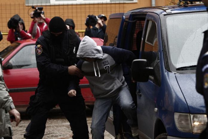 perchezitii, jandarmi