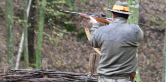 ACUZAȚI că au vânat ILEGAL 13 MISTREȚI. Prejudiciul se ridică la peste 9700 de euro