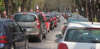 In aceste momente! Zeci de masini, BLOCATE in trafic! O strada a Pitestiului, blocata