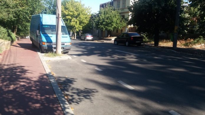 pista biciclisti Pitesti - bebelusi.1.