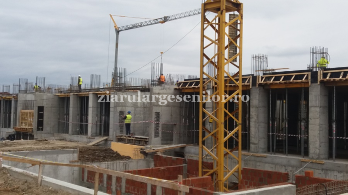 muncitori-constructie-spital-mioveni-zag