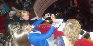 FOTO. Catalin Botezatu, ASALTAT de fani la Pitesti! Solicitat la SELFIE