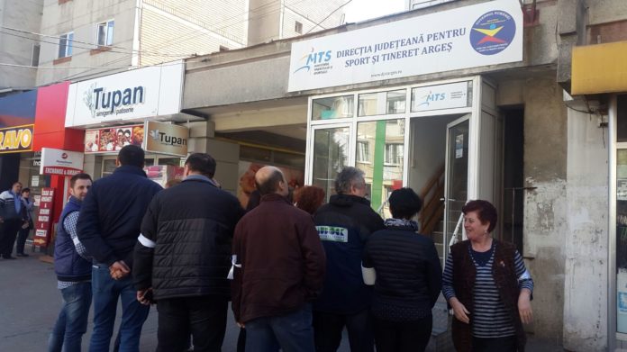 directia judeteana de sport arges, protest (5)