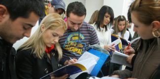 Numărul TINERILOR încadrați în piața muncii, în SCĂDERE! Cei ”cu carte” au o șansă mai mare la angajare