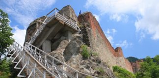 Ce spune Ministerul Mediului. Vor putea merge TURIȘTII, în SIGURANȚĂ, la Cetatea Poenari?