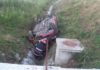 Un tânăr s-a RĂSTURNAT cu mașina pe drumul Pitești – Câmpulung! Transportat de URGENȚĂ la spital