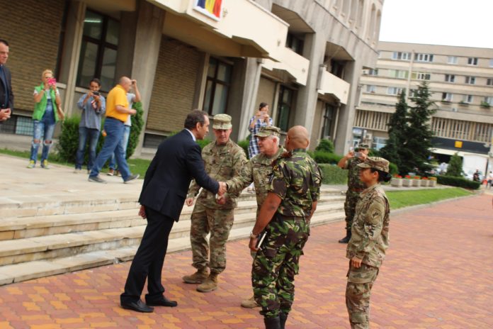 americanii la Prefectura Arges