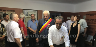 FOTO. Mușăteștiul a îmbrăcat straie de sărbătoare. Oficialitățile, impresionate de Muzeul Satului