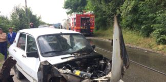 FOTO. Mașină făcută PRAF în urma unui ACCIDENT rutier