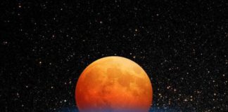 ECLIPSĂ parțială de lună, vizibilă din România