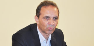 Prefectul de Argeș, în Găvana: ”Zona a fost securizată, pentru a nu fi cineva rănit, dacă Doamne ferește se PRĂBUȘEȘTE macaraua”