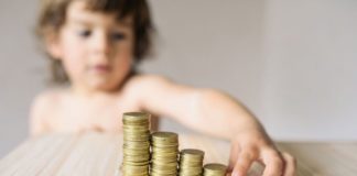Efectele PLAFONĂRII indemnizației pentru creșterea copilului. Acțiune în INSTANȚĂ. Primea CEA MAI MARE sumă din Argeș