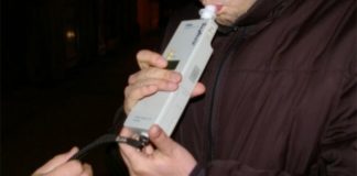 Inconștiență. BEAT, la volanulul unui MAXI-TAXI. Avea pasageri când l-au oprit polițiștii