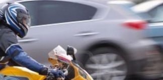 INCONȘTIENȚĂ dusă la extrem! Prinși conducând cu VITEZĂ amețitoare