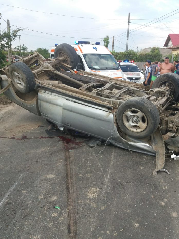 accident, masina rasturnata (2)