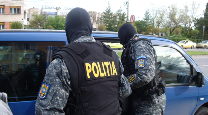 A vandut droguri unor politisti sub acoperire! FLAGRANT DELICT. 3 kg de cannabis, confiscate de oamenii legii