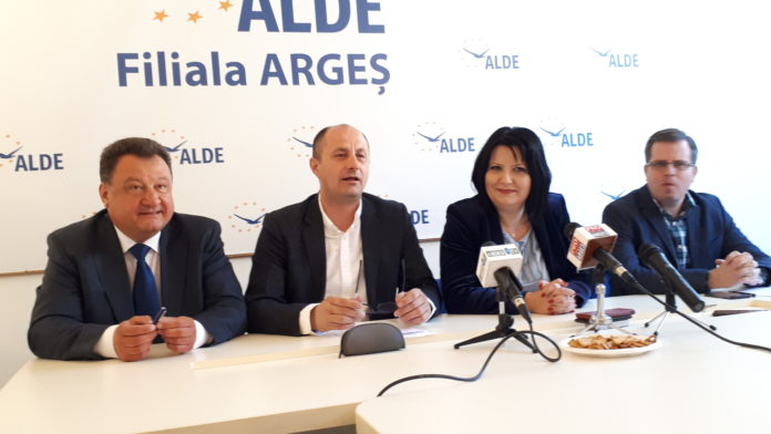 alde, bratu, simona, robert (3)
