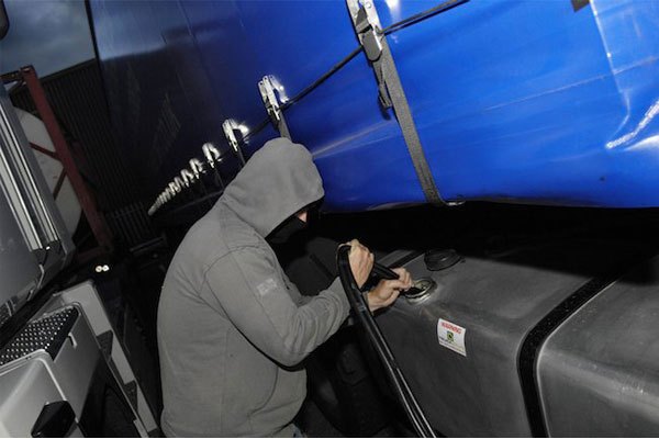 furt-motorina-din-camion