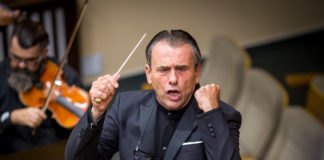Dirijorul Florin Totan revine la Filarmonica Pitești!
