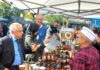 Ministrul Agriculturii si-a facut o generoasa aprovizionare de la producatorii locali din Arges! CE A CUMPARAT si ce le-a transmis agricultorilor