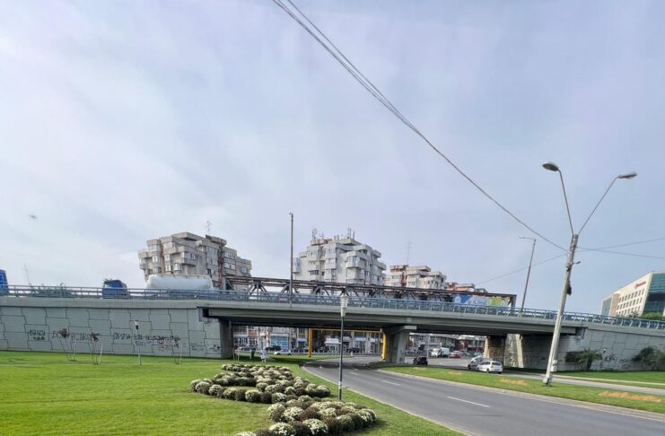 Trafic restricționat pe una dintre cele mai circulate pasarele din Pitesti