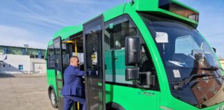 Microbuz nepoluant, la Bradu!