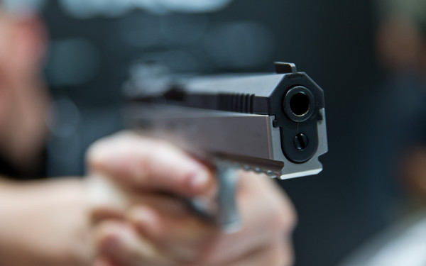 focuri de arma, pistol