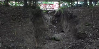 Canalizarea pluvială deteriorată din zona Schitului Trivale, PERICOL IMINENT de surpare a străzii Trivale!