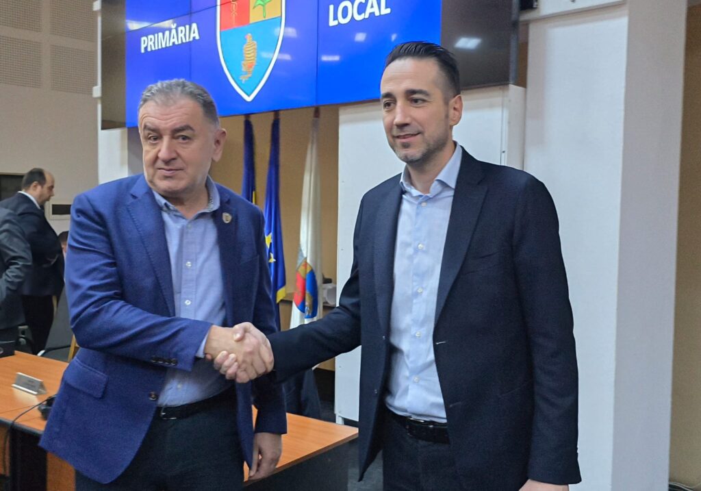 Primarul Cristian Gentea, alaturi de viceprimarul Lucretiu Tudor