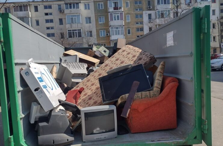 Piteștenii scapă gratuit de mobilier și electrocasnice vechi