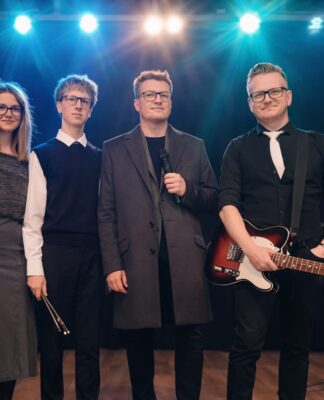 Un argeșean în semifinala Eurovision 2026! Rares And Joshua Feat. ALEX Voican – „Help Me Stop the Time”