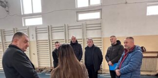 Săli de sport modernizate pentru două școli de referință din Pitești – investiții ale Primăriei